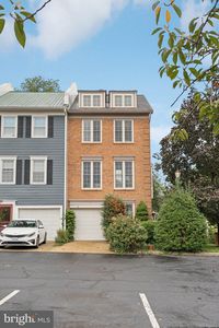1 Herbert St, Alexandria, VA, 22305