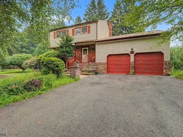 150 Orben Dr, Mount Arlington Boro, NJ 07850