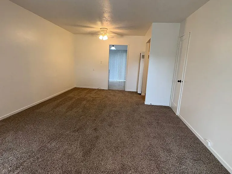 324 Cottonwood St — Photo 6
