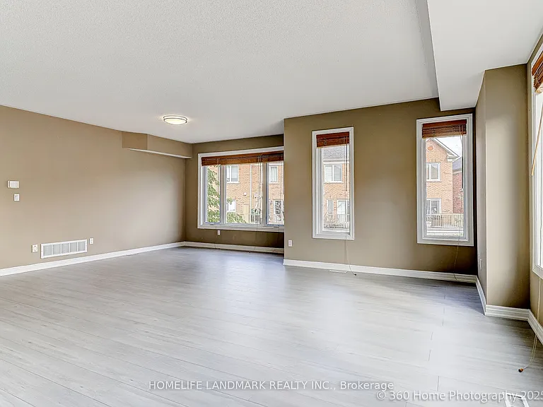 189 Leitchcroft Cres #UPPER — Photo 15