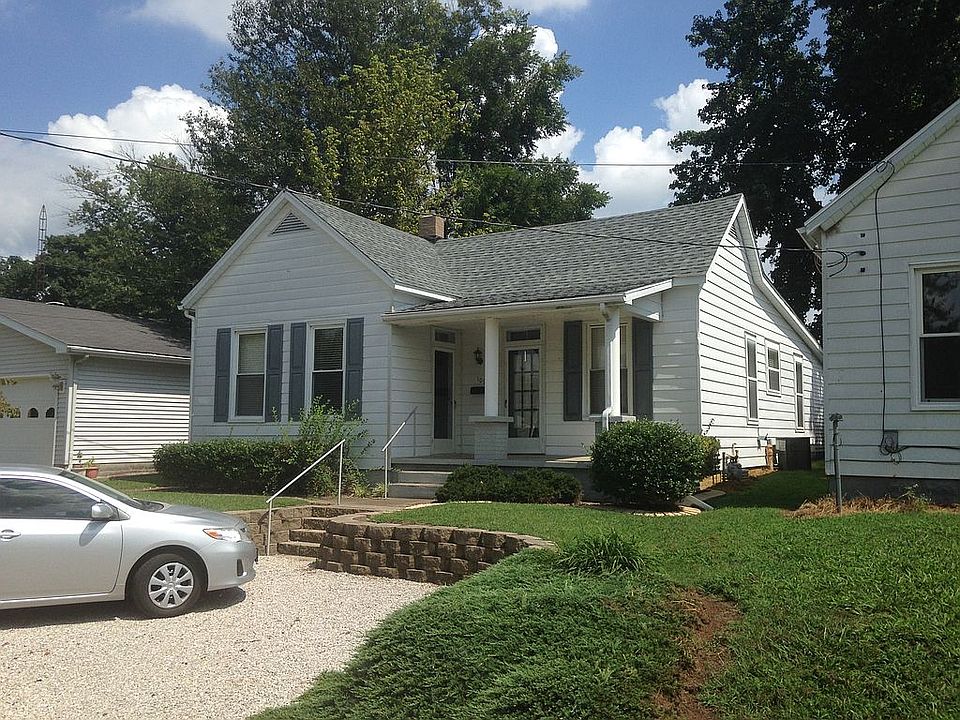 1st image of 109 S Greenwood St