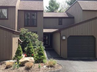 9 Maple Ln, Avon, CT 06001