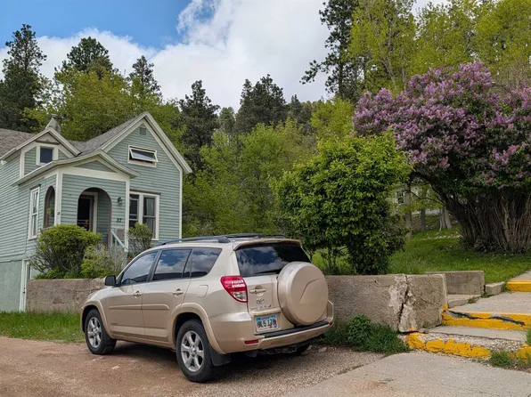 57 Lincoln Ave, Deadwood, SD 57732