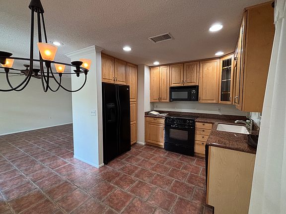 2nd image of 635 N Jefferson Ave #1