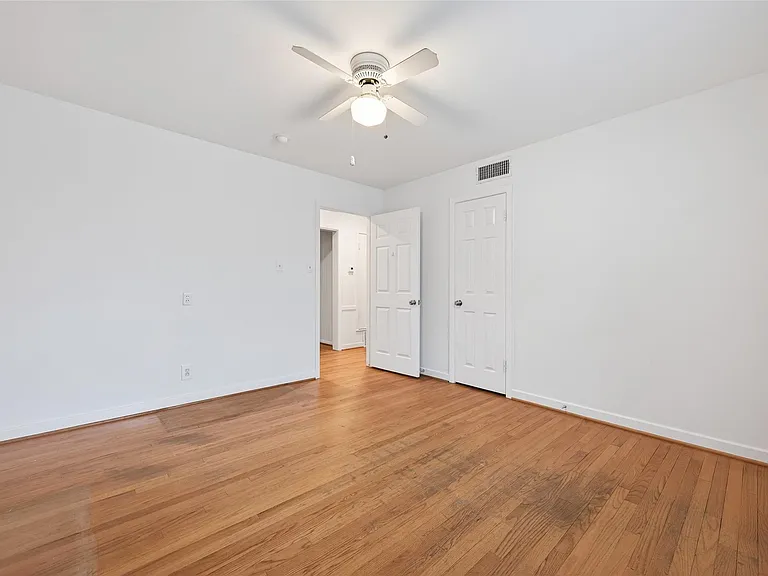 5643 Piping Rock Ln — Photo 36