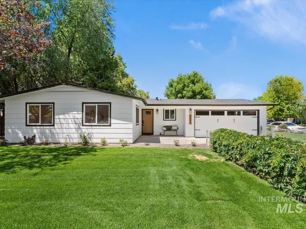 8450 W Canterbury Dr, Boise, ID 83704