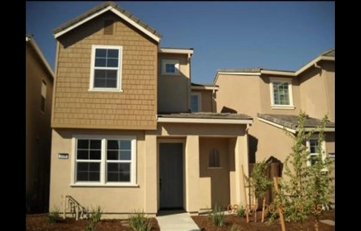 2535 Judith Resnik Ave photo 1