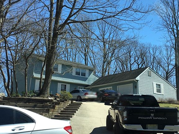 3rd image of 632 Glen Ct