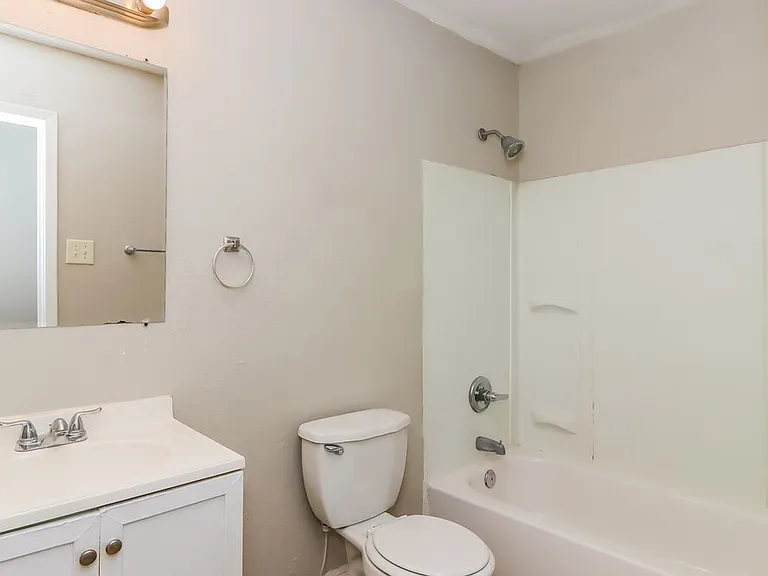 5401 Snow White Ln — Photo 11