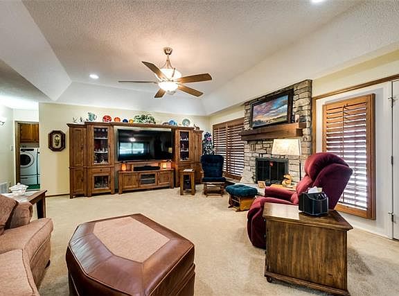 5th image of 1209 Sierra Vista Dr
