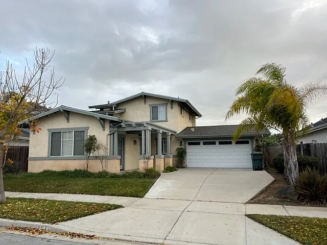 1409 Strawberry Ave — Photo 1