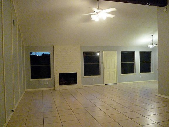 3rd image of 2822 Mesquite Dr