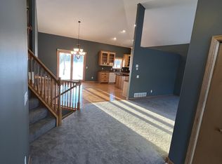 10501 Fernbrook Ln N, Maple Grove, MN 55369