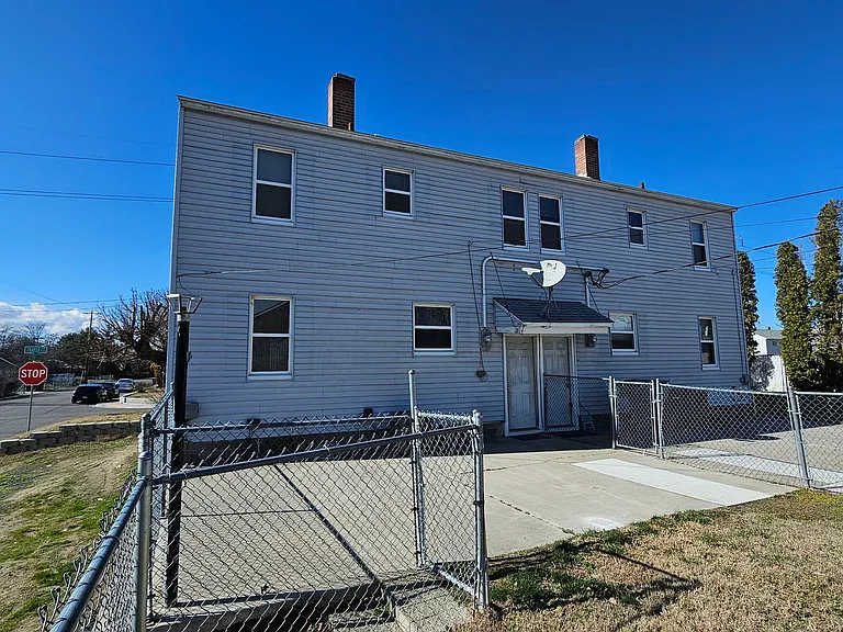 1500 Thayer Dr — Photo 25