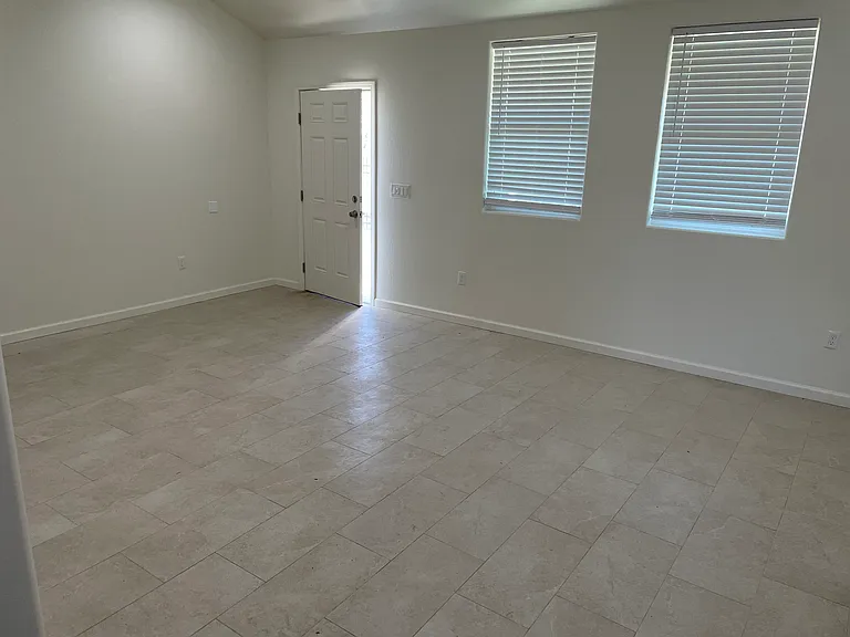 105 Lois Ln #A — Photo 3