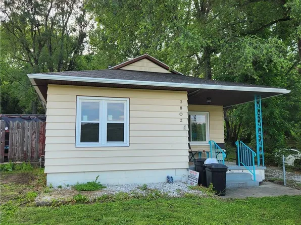 3802 W Ayrlawn Dr, Saint Joseph, MO 64503