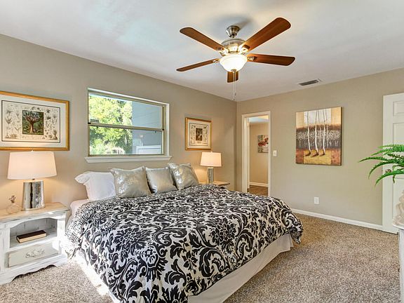 4th image of 6013 Glenn Rose Dr