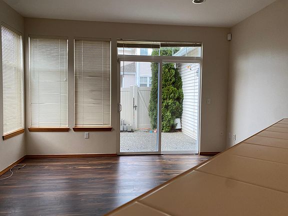 3rd image of 440 226th Ln NE #440