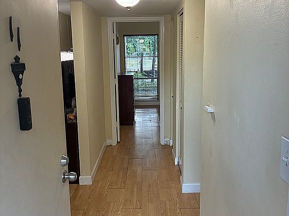 3rd image of 2811 SW Archer Rd APT B11