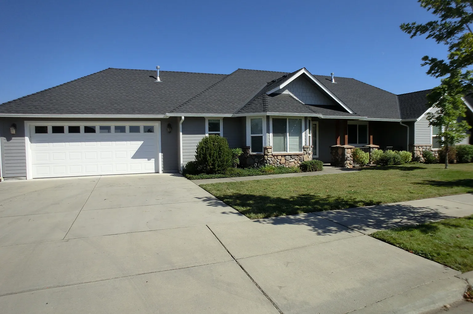 1467 SW David Dr photo 1