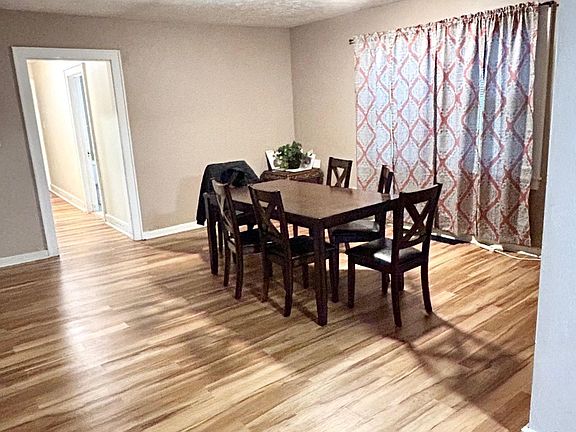 4th image of 324 Wheatland Ave