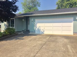 195 S South St, Cottage Grove, OR 97424