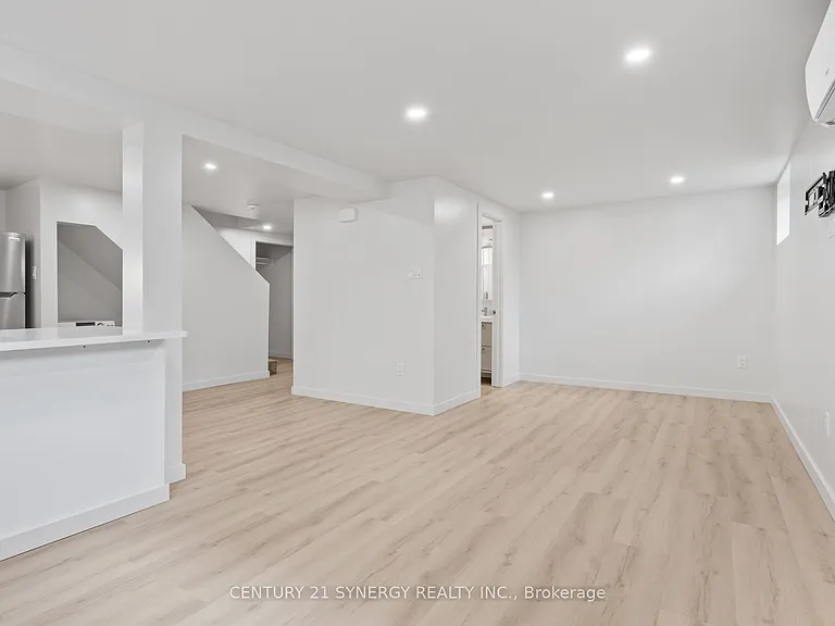 93C Tarquin Cres #C — Photo 4