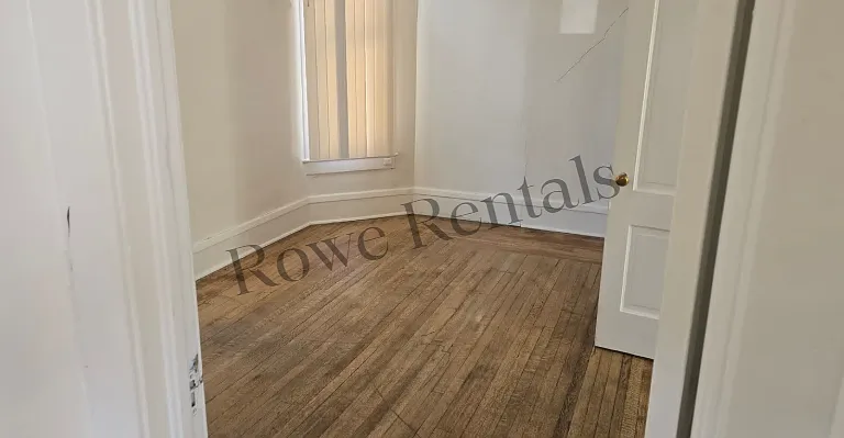 208 N Clark St #208 — Photo 11