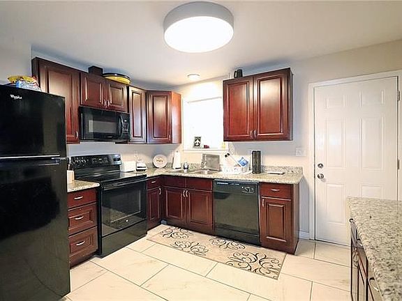 2nd image of 113 Carnation Ave APT D