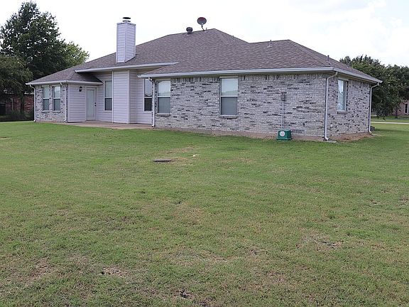 3rd image of 120 Cottonwood Dr