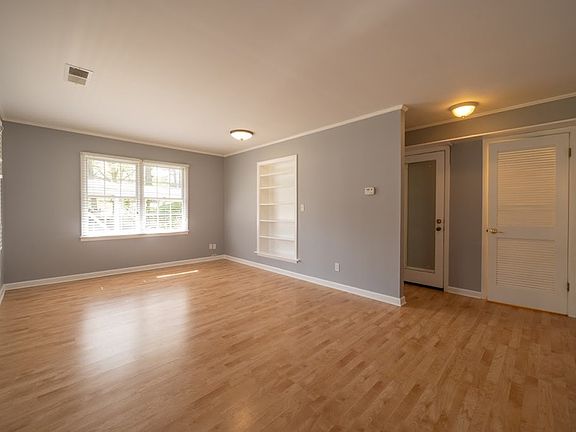 5th image of 420 West Ave