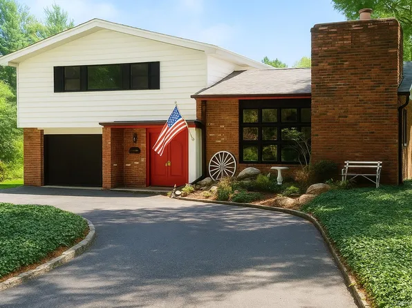 256 Schenck Avenue, Great Neck, NY 11021