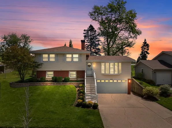 403 Crest Dr, Cary, IL 60013