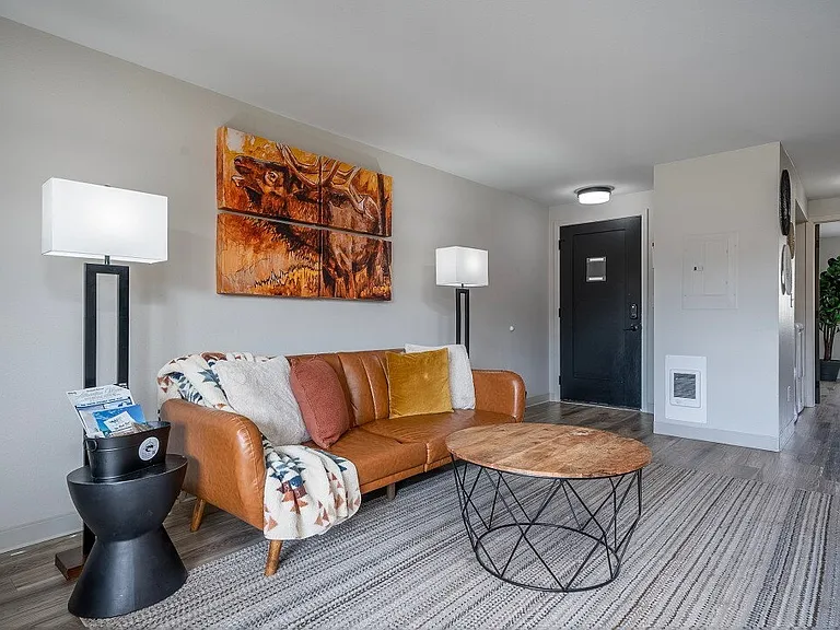 1430 3rd Ave E #9 — Photo 3