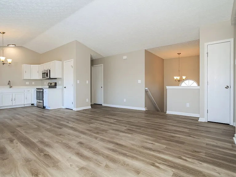 4559 Parkwick Dr — Photo 6