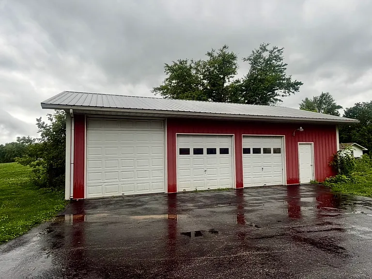 12681 N 1025 E — Photo 2