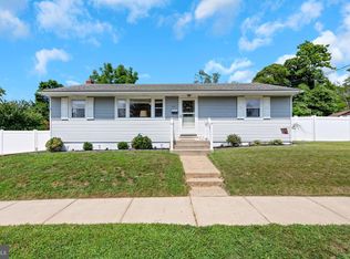 521 N Hildebrand Ave, Glendora, NJ 08029