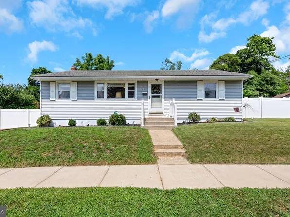 521 N Hildebrand Ave, Glendora, NJ 08029
