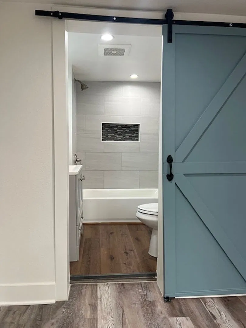 Oakland Studio - Remodeled & Ready — Photo 3