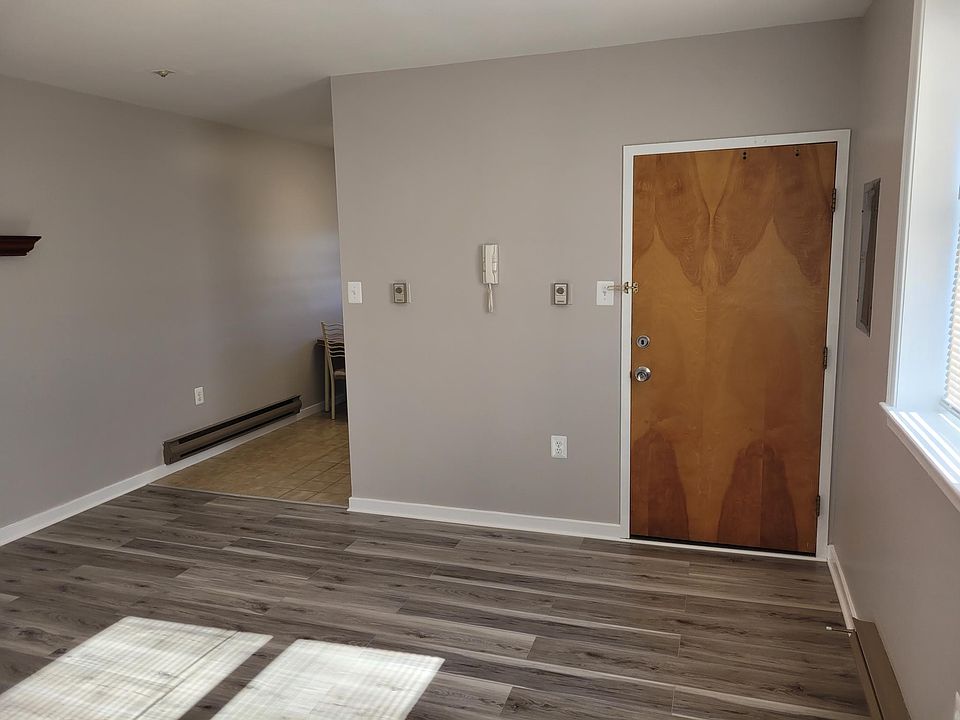 1st image of 2551 S 17th St #3
