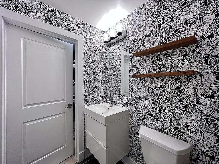 340 Adams St NE #302 — Photo 16