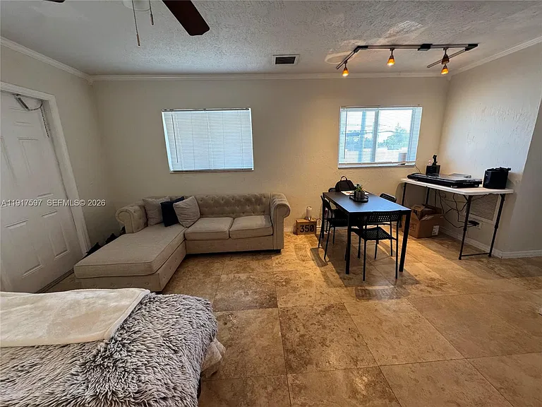 1856 NE 46th St #F8 — Photo 8
