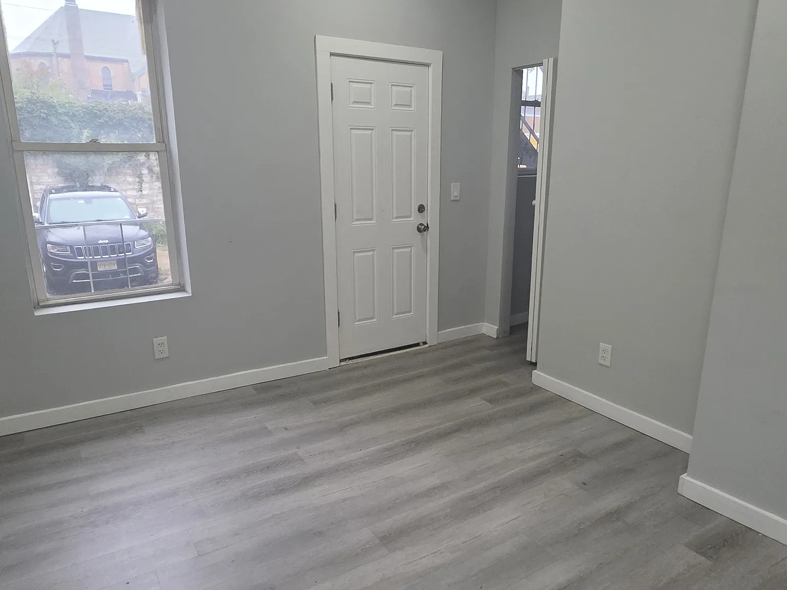 4 bed, 1000 sqft, $2,500 — Photo 4