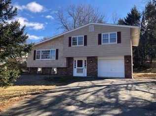 20 Tennis Ter, Sparta, NJ 07871