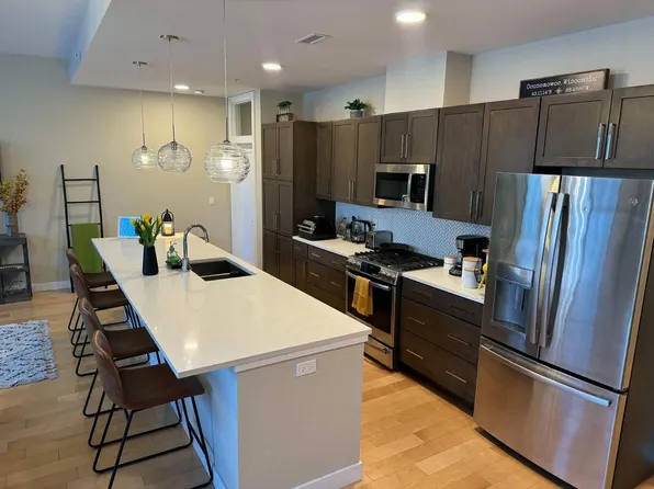 215 E Pleasant STREET #207, Oconomowoc, WI 53066