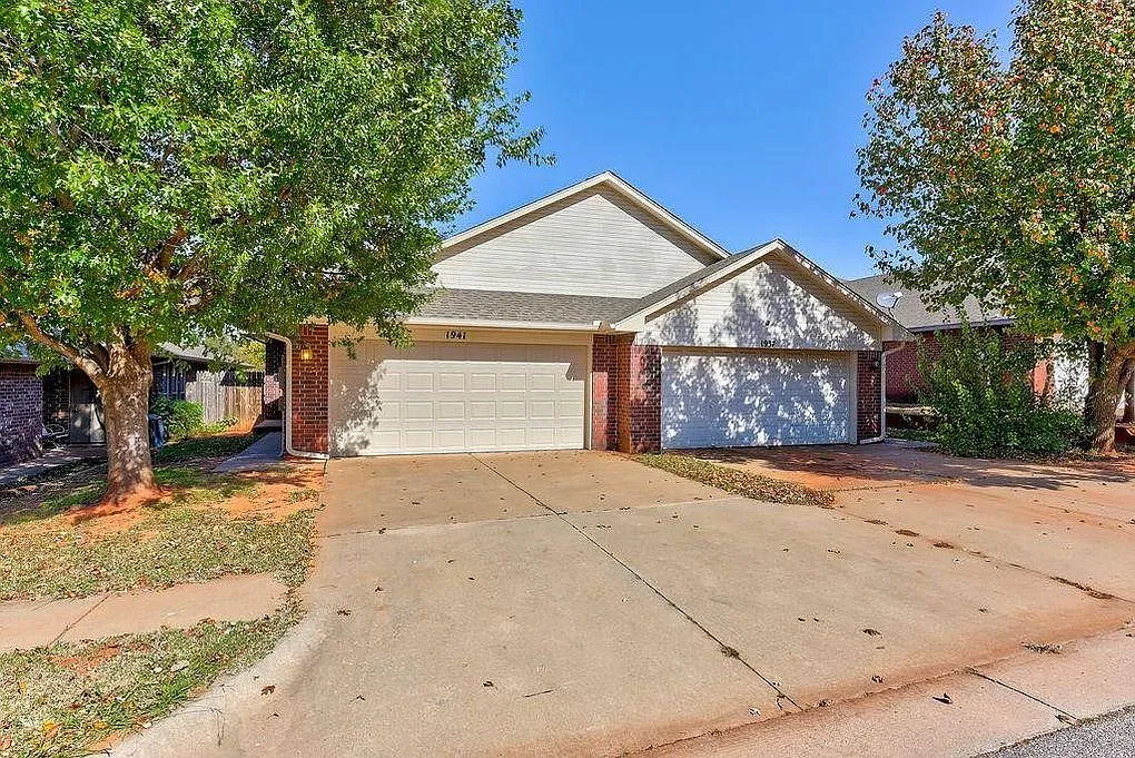 3 bed, 1426 sqft, $1,550 — Photo 2