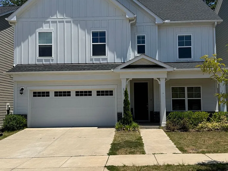 636 Cormiche Ln — Photo 1