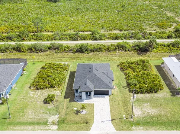384 Baytree Dr, Rotonda West, FL 33947
