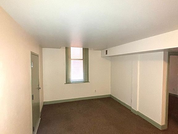 2nd image of 1007 N Summit St #8