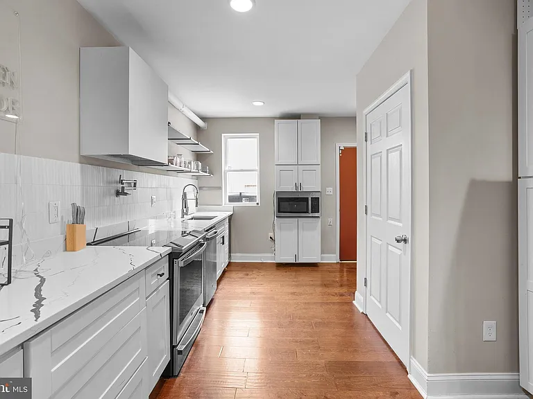 110 S Calhoun St — Photo 14